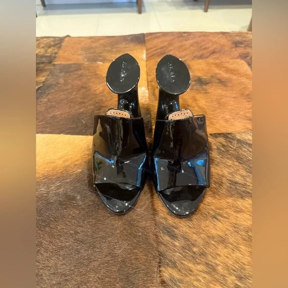 Alaia La Sculpture Patent Leather Slide Sandal - Picture 2 of 7